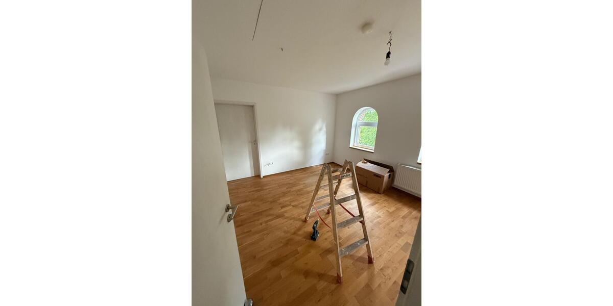 Etagenwohnung Hille - 3 Zimmer, 120 m&sup2;, 1.000&euro; | Angebot:25380033