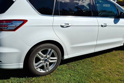 Ford S-Max 78.200 km 18.500 &euro; Silberhausen 37351