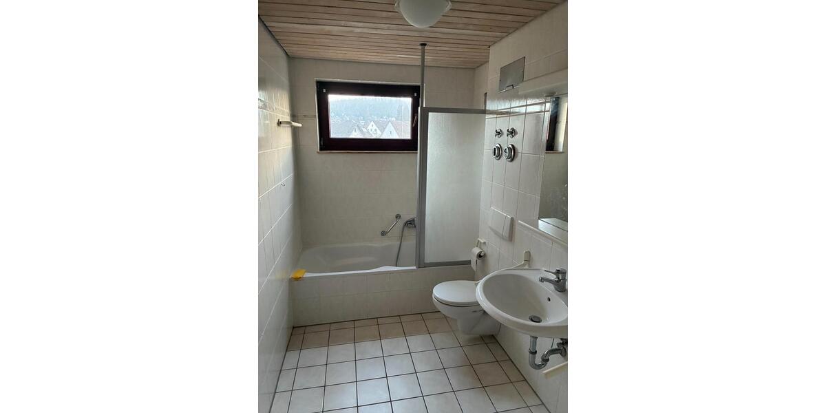 Etagenwohnung Bad Pyrmont - 3 Zimmer, 74 m&sup2;, 580&euro; | Angebot:26335557
