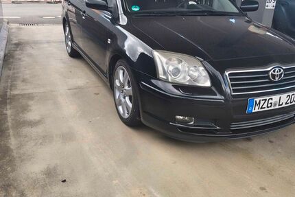 Toyota Avensis 196.000 km 4.400 &euro; Losheim am See 66679