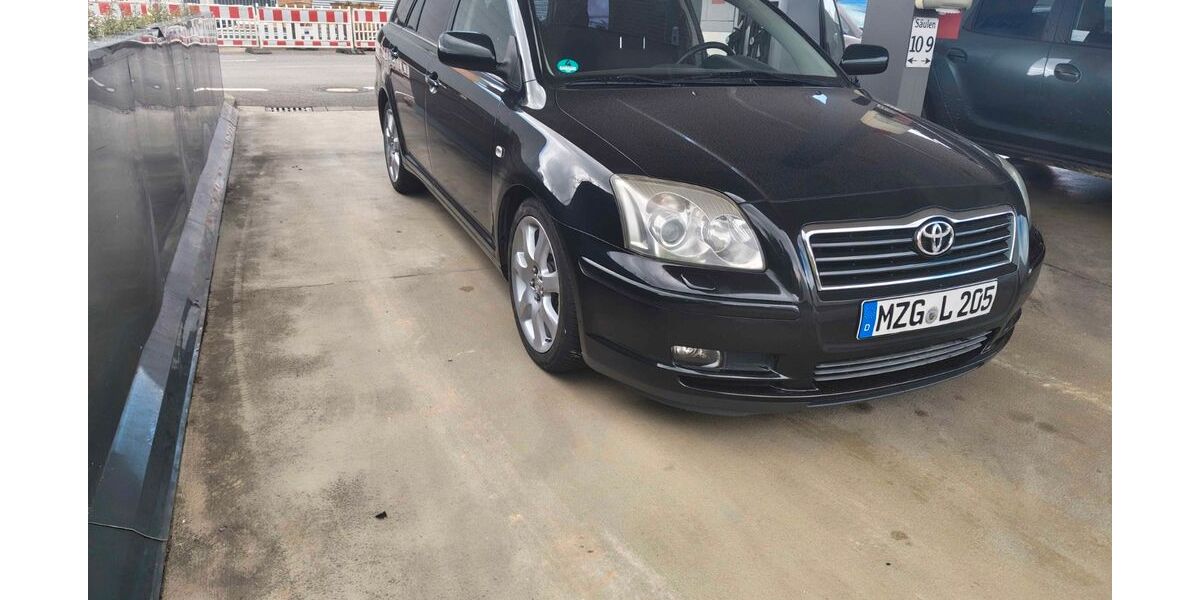 Toyota Avensis 196.000 km 4.400 &euro; Losheim am See 66679