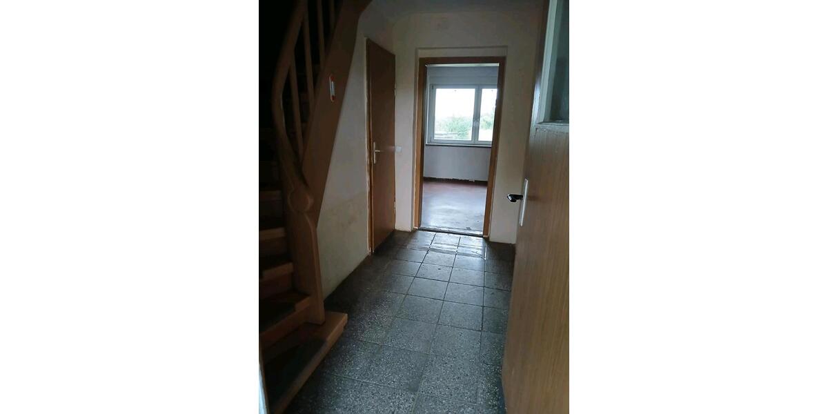 Reihenhaus Weischlitz - 7 Zimmer, 80 m&sup2;, 69.500&euro; | Angebot:27042842
