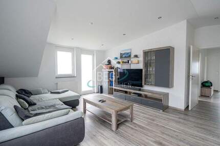 Modernisiertes Zweifamilienhaus mit großem Garten und flexibler Nutzung 6 zimmer