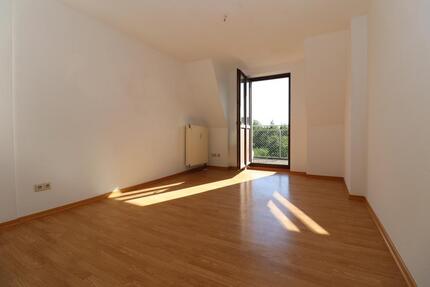 Ab 01.10.2025! Gemütliche Dachgeschoßwohnung mit Südbalkon und schöner Aussicht!