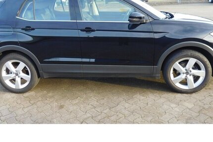 VW T-Cross 1.0 Life BMT TSI DSG Klima Navi 30.300 km 19.990 &euro; Vordorf 38533