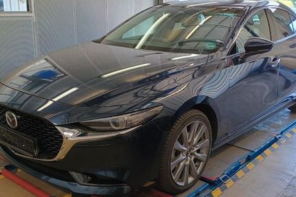 Mazda 3 21.215 km 23.555 &euro; Hollenstedt 21279