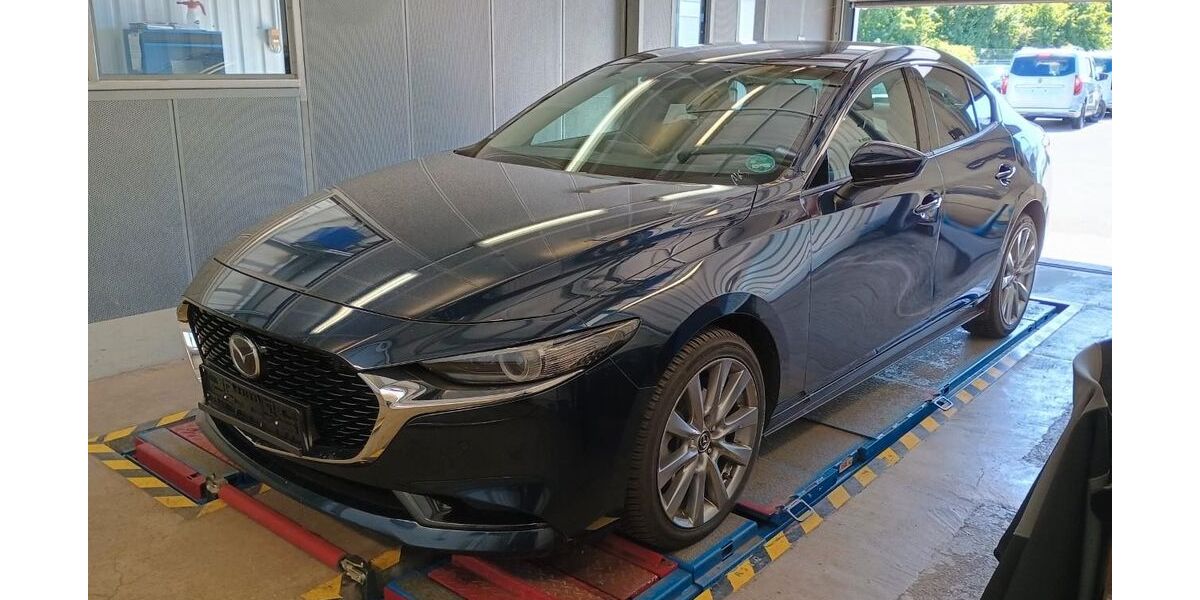 Mazda 3 21.215 km 23.555 &euro; Hollenstedt 21279