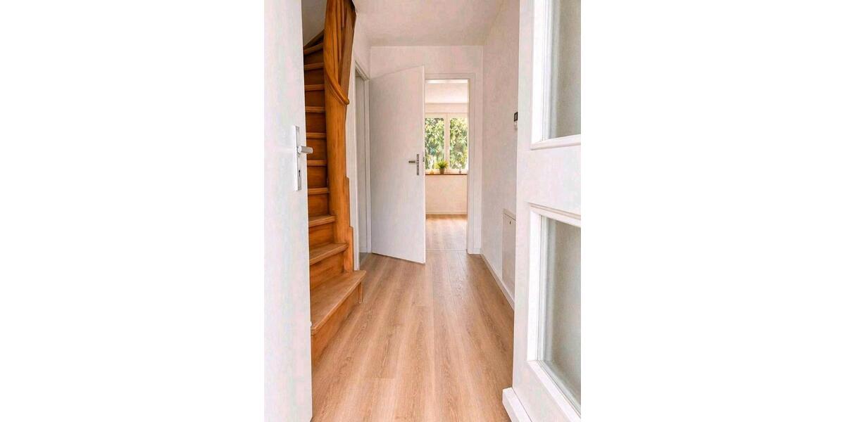 Reihenhaus Esslingen am Neckar Pliensauvorstadt - 4 Zimmer, 106 m&sup2;, 1.450&euro; | Angebot:26296303