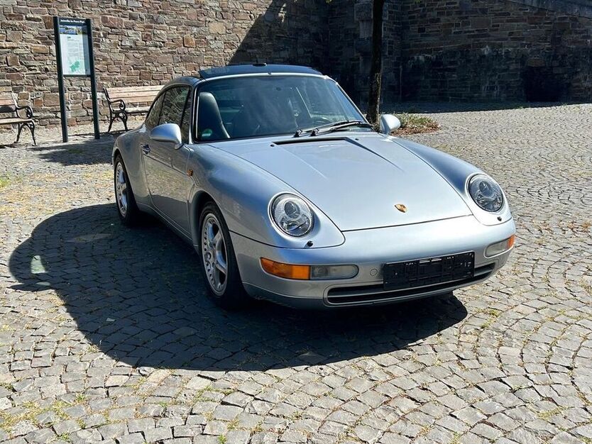 993