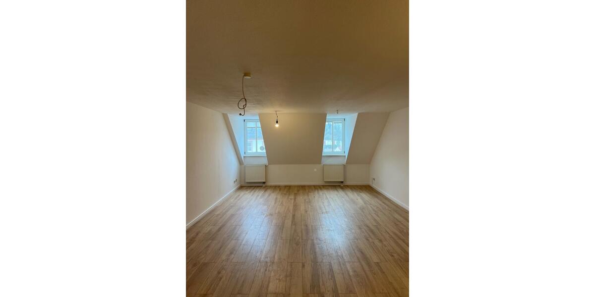 Dachgeschoßwohnung Blieskastel - 2 Zimmer, 62 m&sup2;, 93.500&euro; | Angebot:27030052