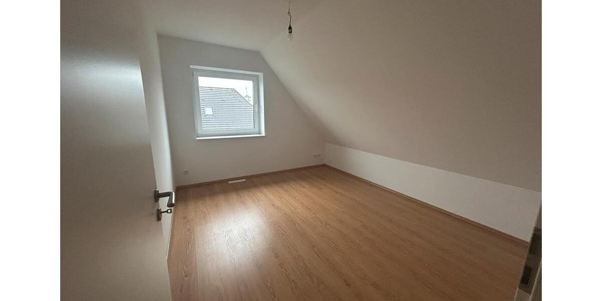 Doppelhaushälfte Hohenlockstedt - 5 Zimmer, 103 m&sup2;, 1.700&euro; | Angebot:25986979