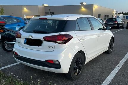 Hyundai i20 73.000 km 13.500 &euro; Spaichingen 78549