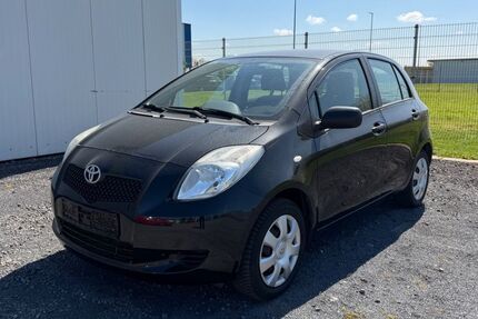 Toyota Yaris 82.646 km 3.900 &euro; Petershagen 32469