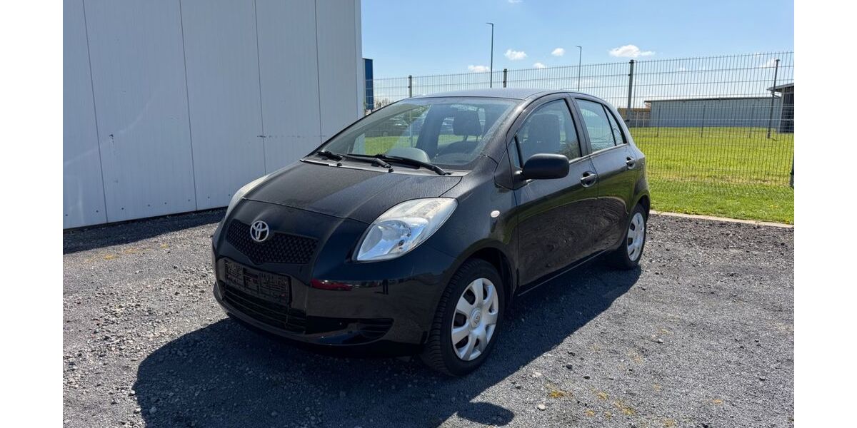 Toyota Yaris 82.646 km 3.900 &euro; Petershagen 32469