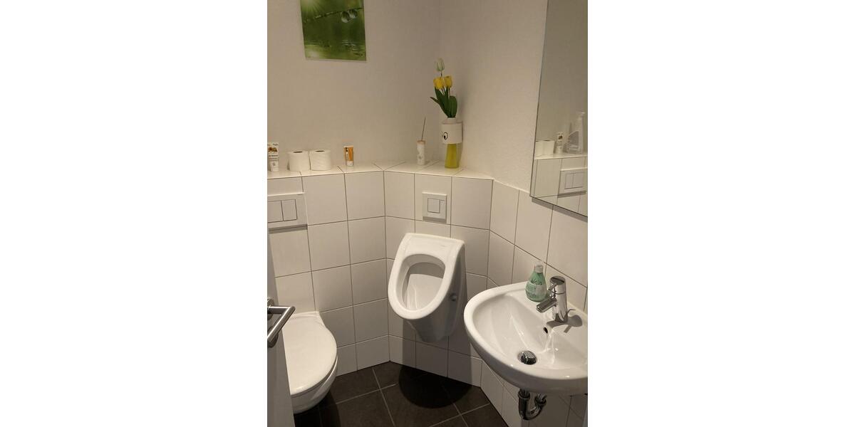 Attraktive Gewerbeimmobilie (BüroPraxis) zur Miete in Hünstetten zimmer