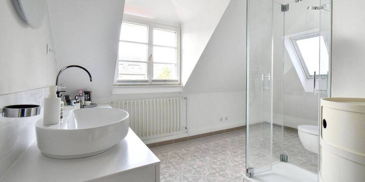 Etagenwohnung Essen / Bredeney Bredeney - 2 Zimmer, 81 m&sup2;, 375.000&euro; | Angebot:26307551