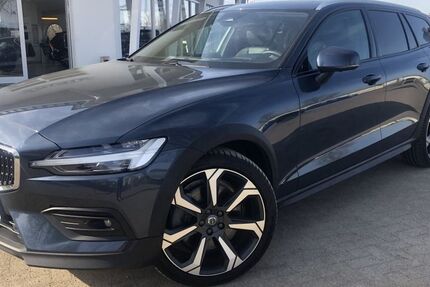 Volvo V60 Cross Country 31.187 km 44.781 &euro; Güstrow 18273