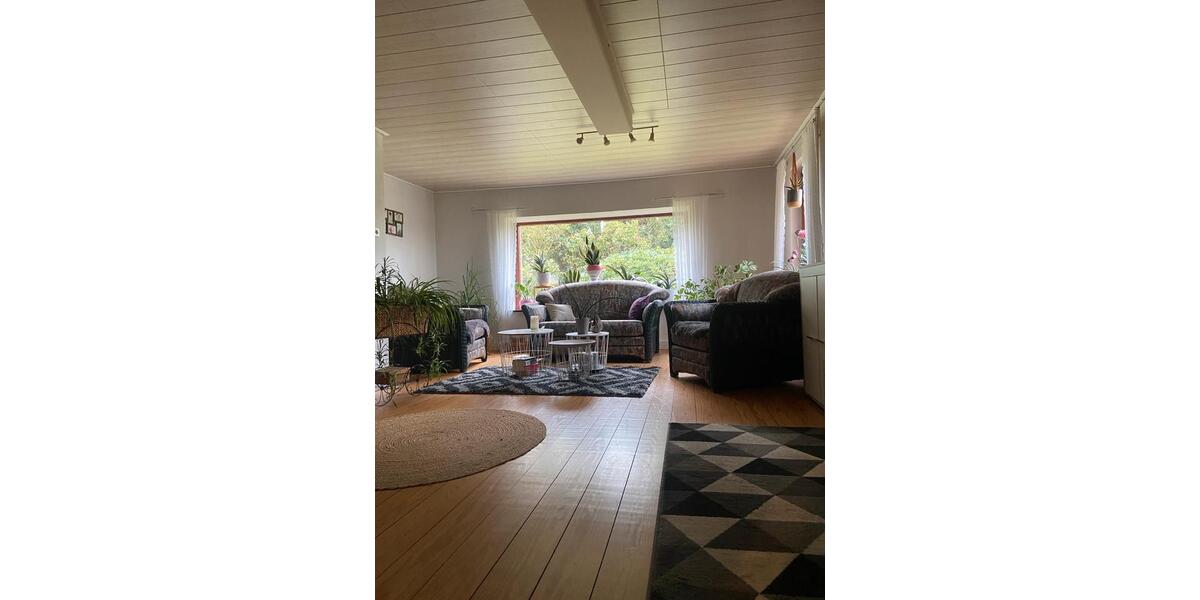 Einfamilienhaus Eddelak - 8 Zimmer, 180 m&sup2;, 315.000&euro; | Angebot:27081738