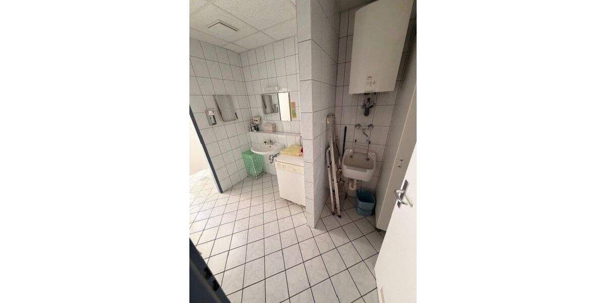 Gewerbeobjekt Fürth Südstadt - 5 Zimmer, 362 m&sup2;, 3.620&euro; | Angebot:25674927