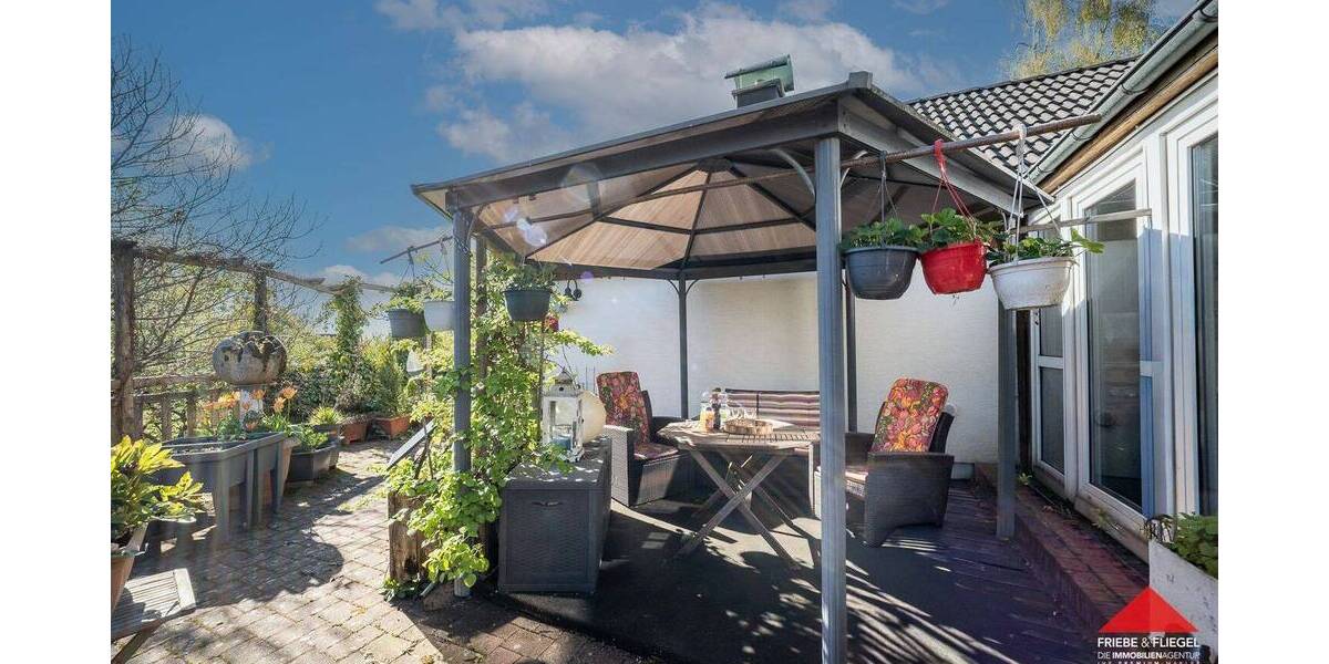 Freistehendes Einfamilienhaus mit Garage, Nebengebäuden und großem Grundstück - Einfamilienhaus Meinerzhagen | Angebot:26677309