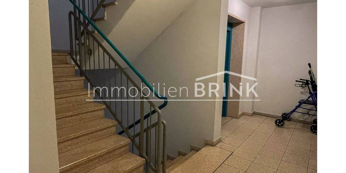 Schnuckelige, helle 2-Zimmer Wohnung, senioren-, behindertengeeignet, mit TG-Platz und drei Außenstellplätzen 2 zimmer