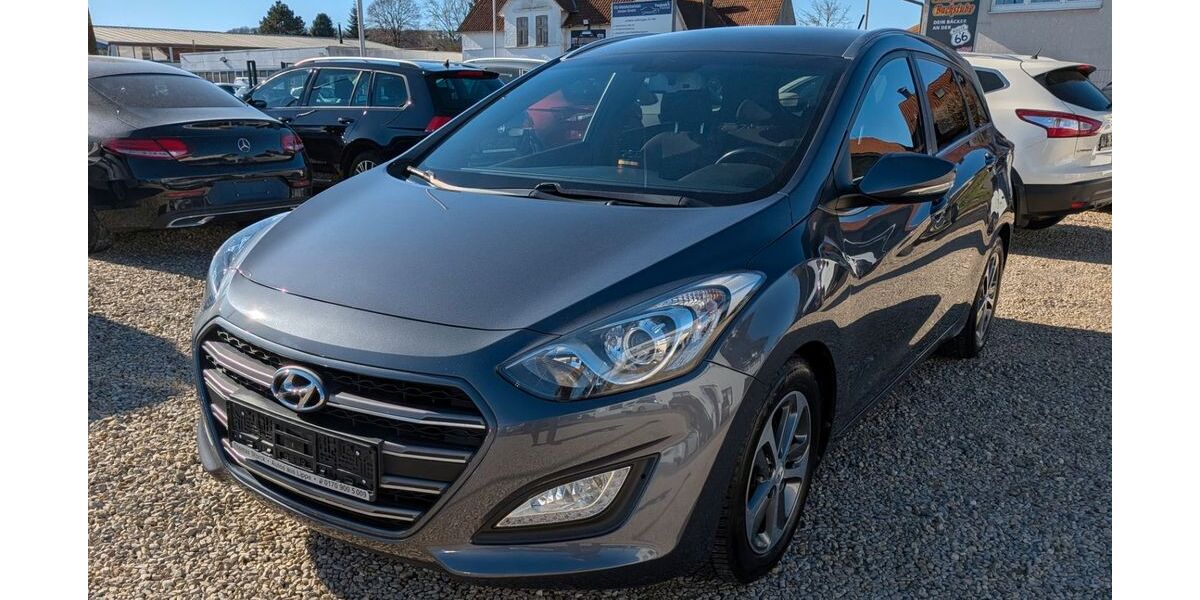 Hyundai i30 92.900 km 10.990 &euro; Lage 32791
