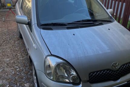 Toyota Yaris 91.000 km 1.990 &euro; Schmalkalden 98574