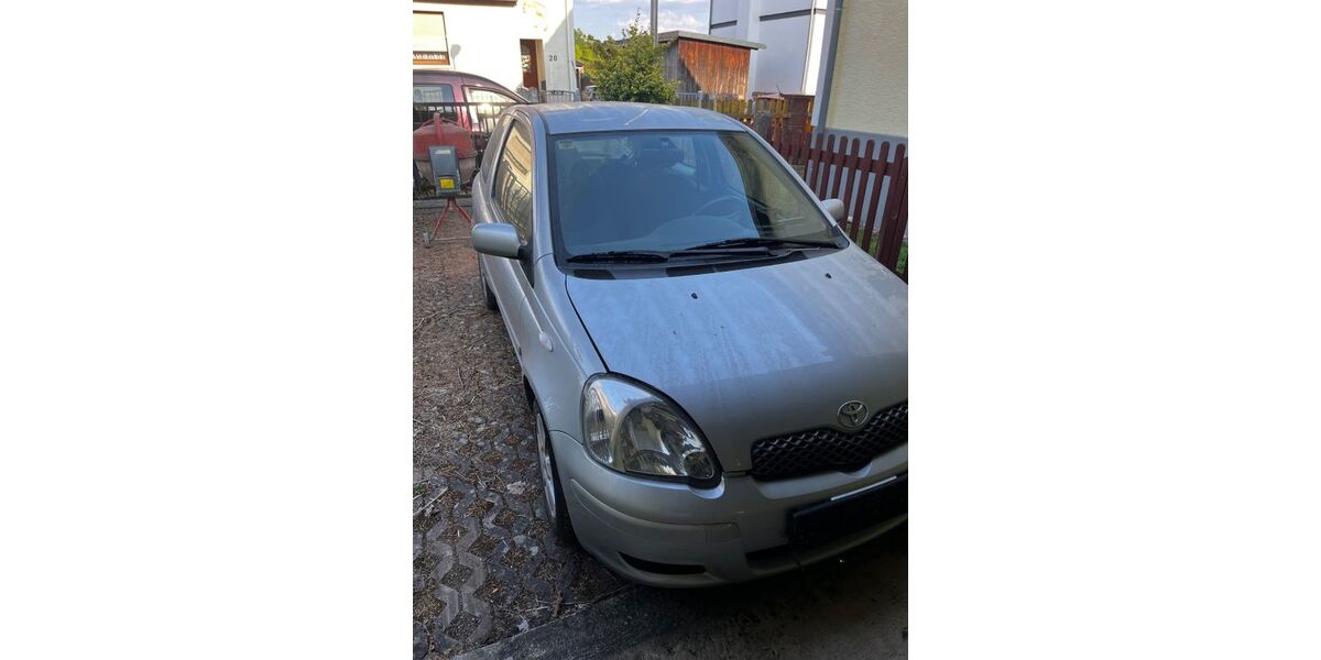 Toyota Yaris 91.000 km 1.990 &euro; Schmalkalden 98574