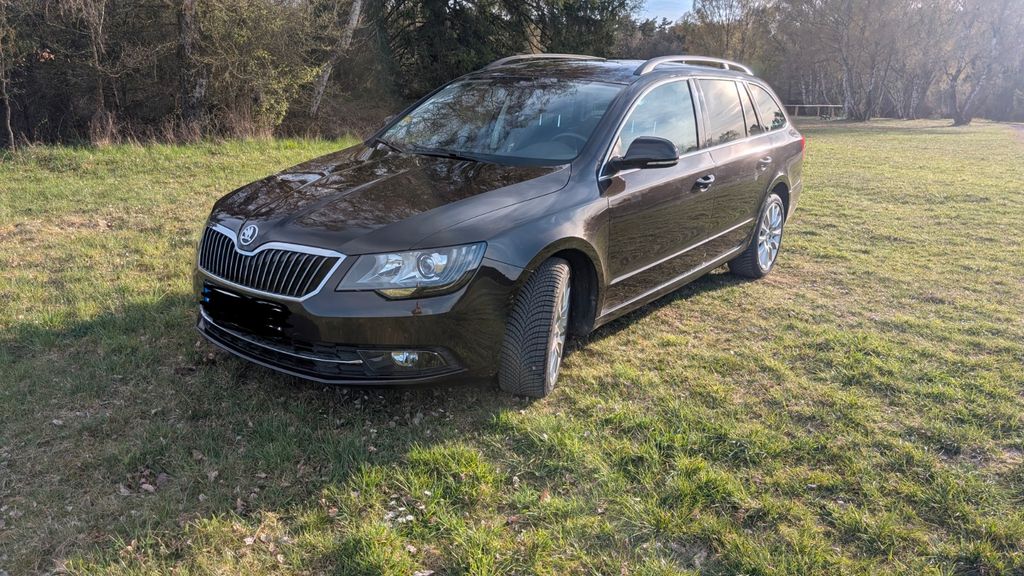 Skoda Superb 146.000 km 10.450 &euro; Hohenahr 35644