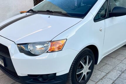 Mitsubishi Colt 167.000 km 2.099 &euro; München 81829