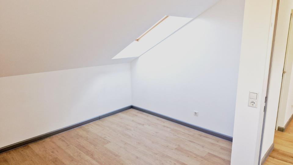 Dachgeschoßwohnung Wolfsburg Almke - 3 Zimmer, 61 m&sup2;, 599&euro; | Angebot:25419992