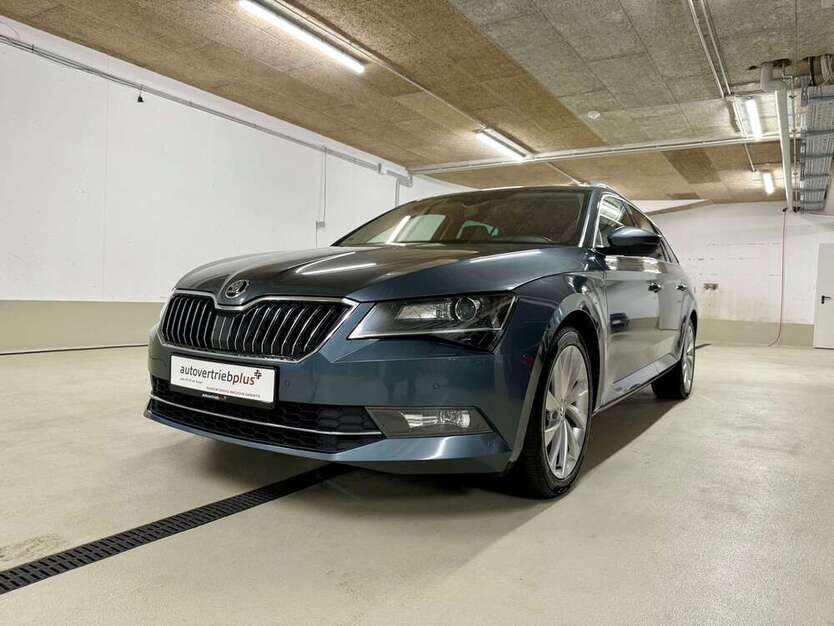 Skoda Superb 179.000 km 14.650 € München 81825