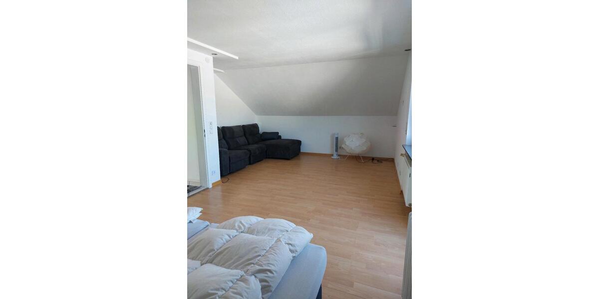 Dachgeschoßwohnung Aach - 2.5 Zimmer, 80 m&sup2;, 800&euro; | Angebot:26414082