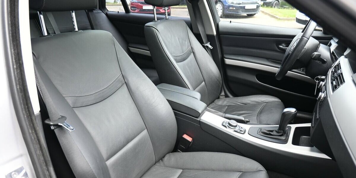 BMW 320 dAut tour Klimaaut Pano Navi Leder PDC 17Alu 240.000 km 6.400 &euro; Seevetal - Hittfeld 21218