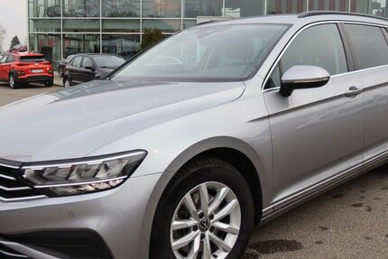 VW Passat 1.5 TSI BUSINESS/DSG/NAVI/ACC/SCHECKHEFT 44.939 km 22.900 € Villingen-Schwenningen 78054
