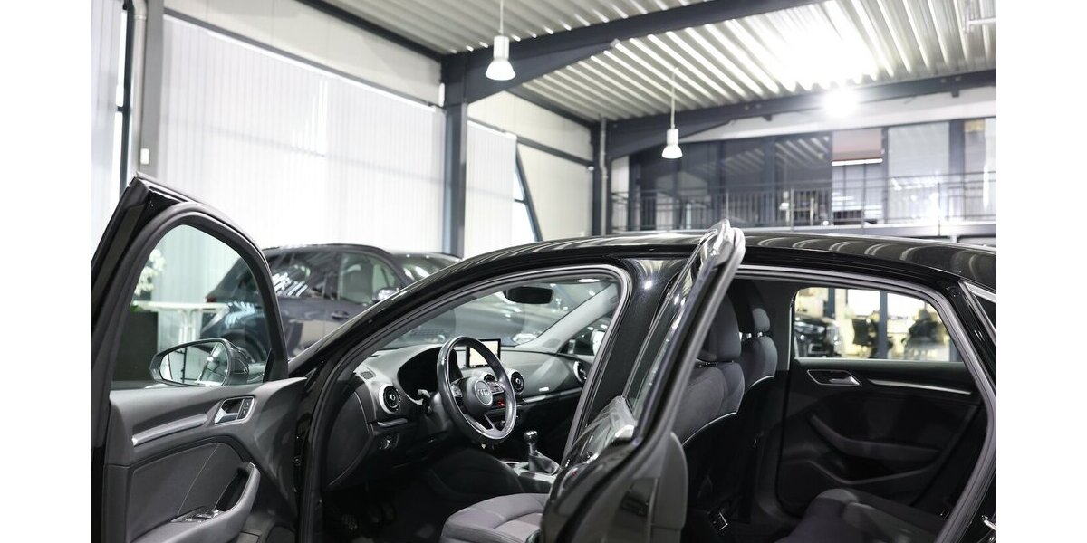 Audi A3 LIMOUSINE 1.4 TFSI BUSINESS / VIRTUAL-COCKPIT 119.000 km 15.444 &euro; Hamm 59077