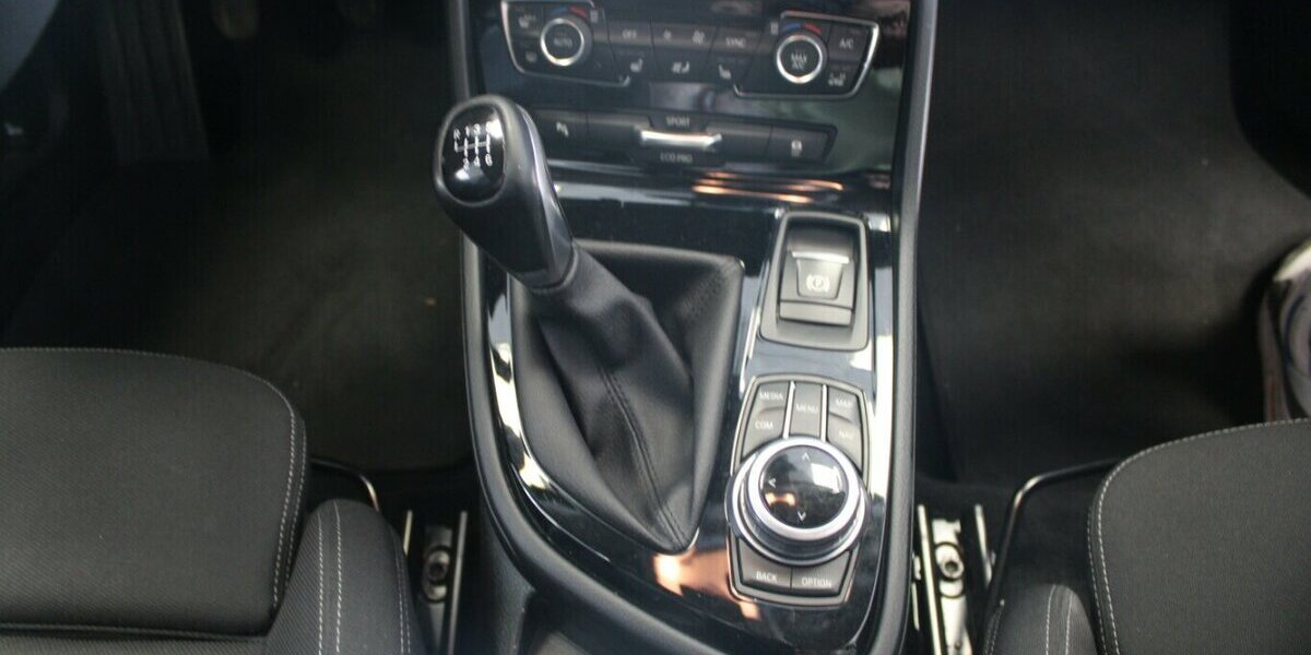 BMW 218 218i Active Tourer Sport 82.216 km 12.980 &euro; Euskirchen 53881