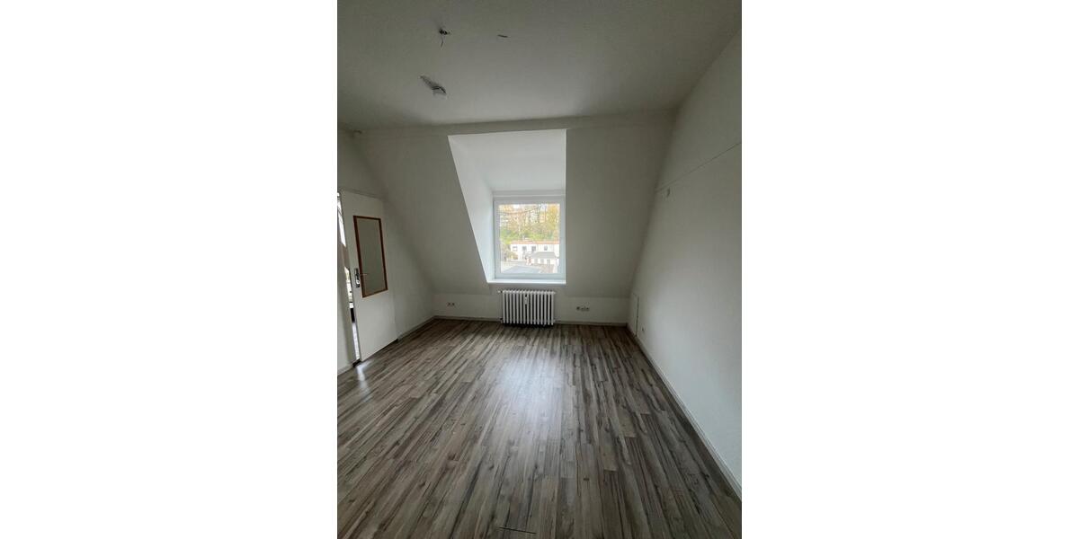 Etagenwohnung Flensburg - 3 Zimmer, 85 m&sup2;, 809&euro; | Angebot:26094605