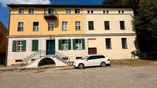 Einfamilienhaus Golzow - 11 Zimmer, 329 m&sup2;, 380.000&euro; | Angebot:27068325