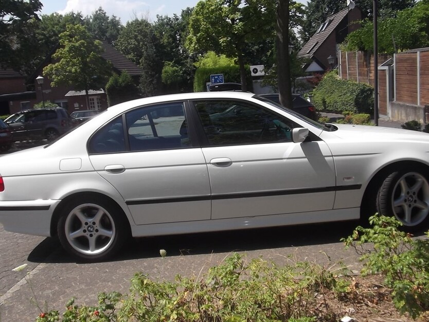 BMW 520 i 166.000 km 6.400 € Troisdorf 53840