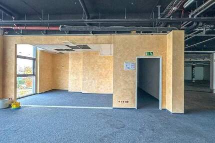 Bürohaus mit großem Entwicklungspotenzial im Berliner Speckgürtel zimmer