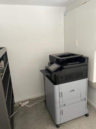 Modernes Büroloft in Krefeld - 170 m², barrierefrei und möbliert zimmer