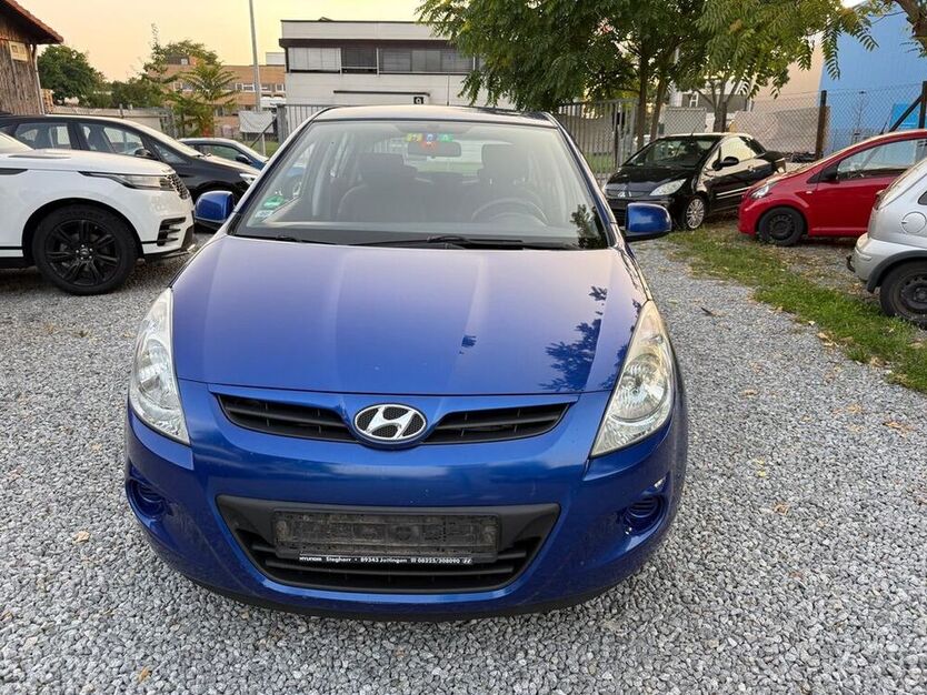 i20