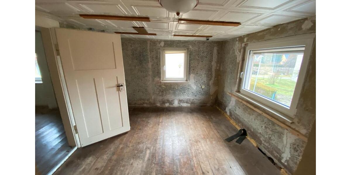 Einfamilienhaus Frohburg - 6 Zimmer, 110 m&sup2;, 49.000&euro; | Angebot:27084789