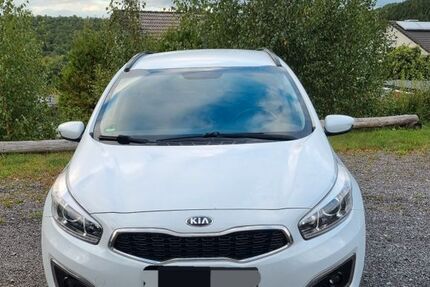 Kia ceed Sportswagon 99.751 km 11.950 € Freudenberg 57258