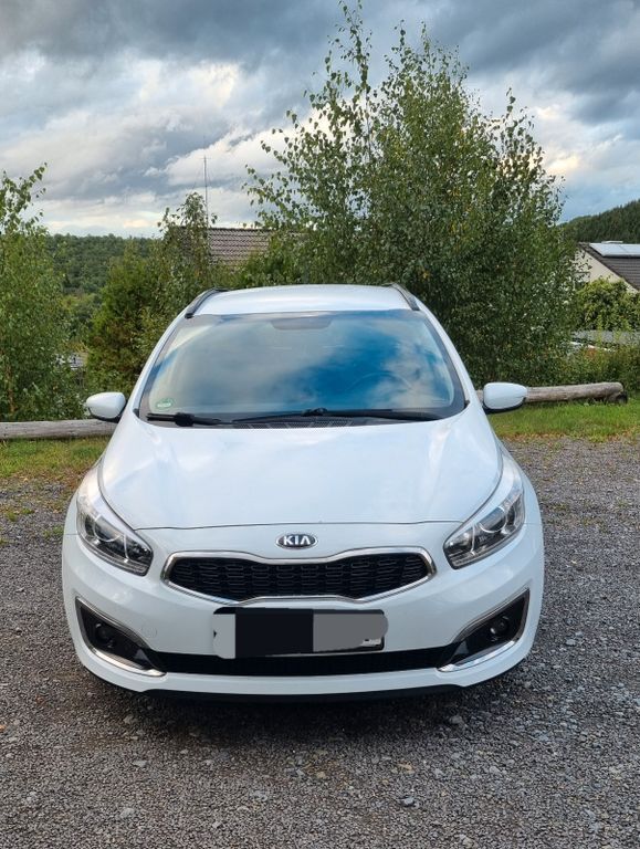 Kia ceed Sportswagon 99.751 km 11.950 € Freudenberg 57258