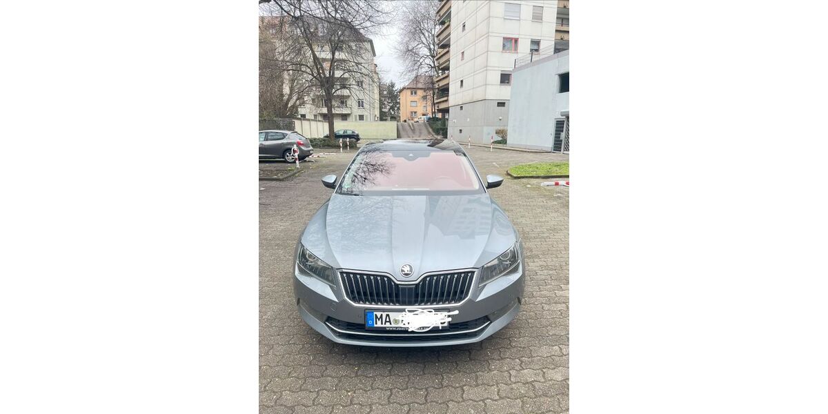 Skoda Superb 197.318 km 13.500 &euro; Mannheim 68167