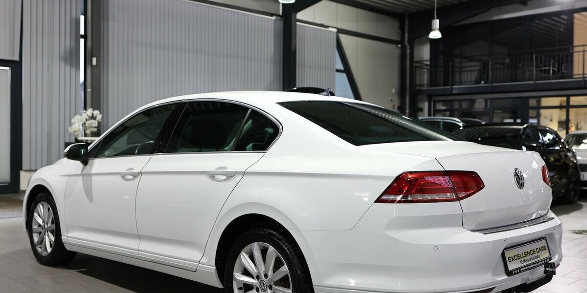 VW Passat 1.6 TDI Comfortline WHITE / MASSAGE+SHZ 176.000 km 11.111 &euro; Hamm 59077