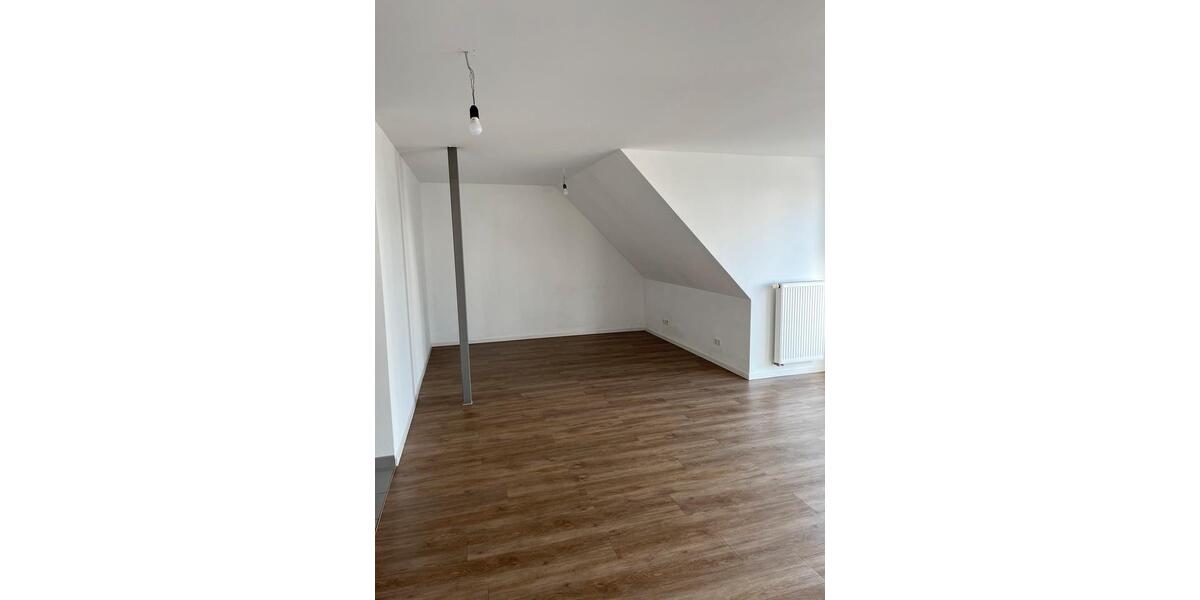 Dachgeschoßwohnung Bretzfeld - 3 Zimmer, 92 m&sup2;, 950&euro; | Angebot:25989288
