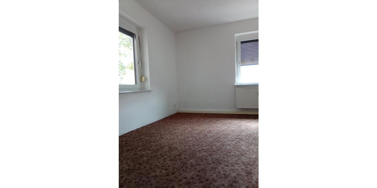 Hochparterre Stollberg (Erzgebirge) - 3 Zimmer, 82 m&sup2;, 476&euro; | Angebot:26122957